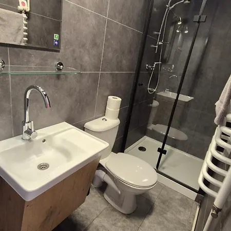 Goscinne Emilia 3* Międzywodzie